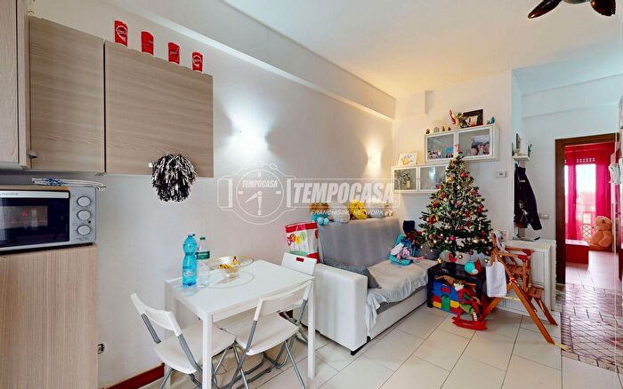 Appartamento bilocale in vendita in Via Giacomo Leopardi, Besana In Brianza