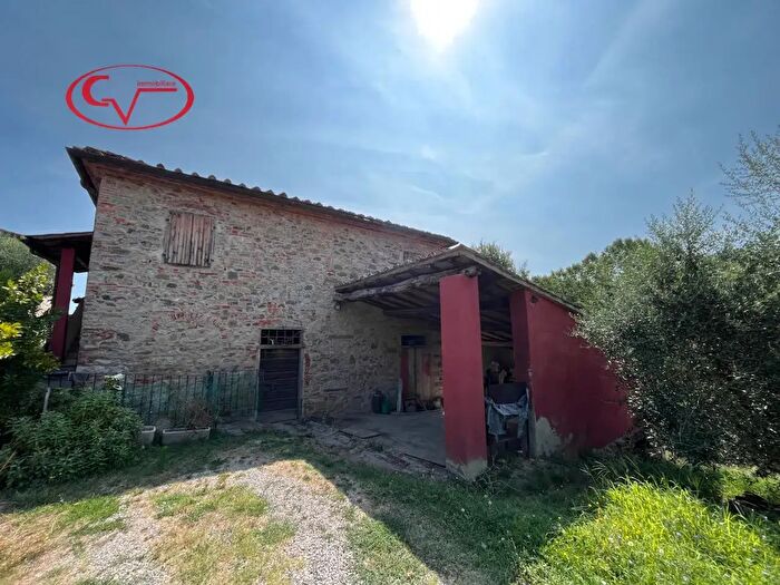 Casa con 6 locali in vendita in Strada di Mercatale Valdarno, Montevarchi