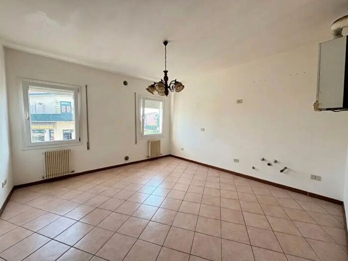 Appartamento trilocale in vendita in Via Matteotti, Noventa Vicentina