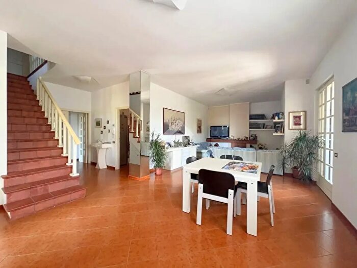 Casa con 10 locali in vendita in Contrada Cerrano, Silvi