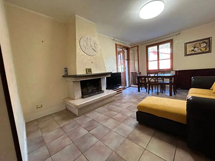 Appartamento quadrilocale in vendita in Follo