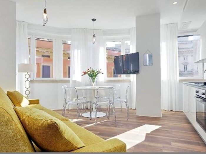 Appartamento trilocale in affitto in Via Raffaele Cadorna, Sallustiano, Roma