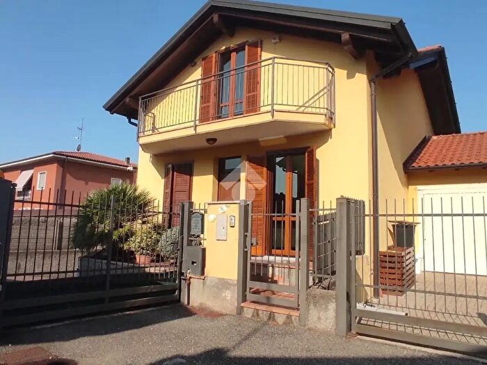 Casa quadrilocale in vendita in Via Marco Polo, Ferno