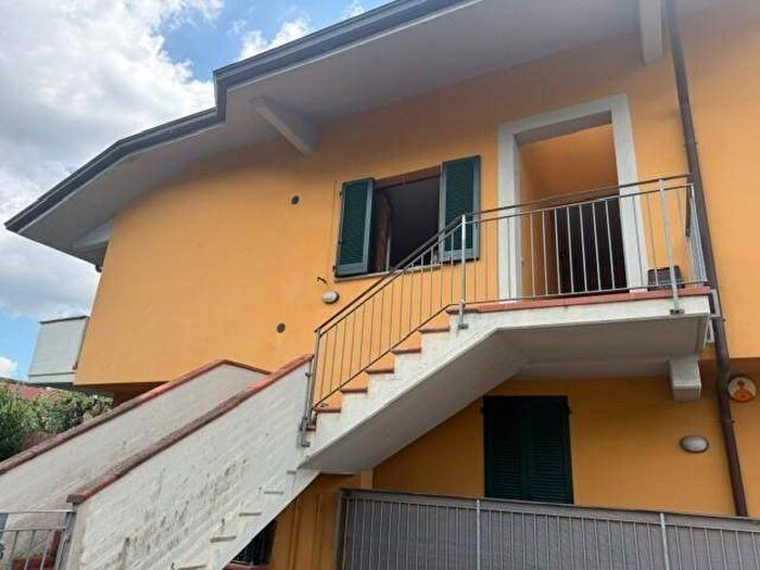Appartamento trilocale in affitto in Santa Lucia, Uzzano