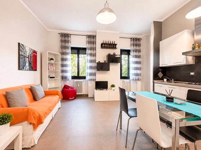 Appartamento bilocale in affitto in Viale Regina Margherita, Montenero, Milano
