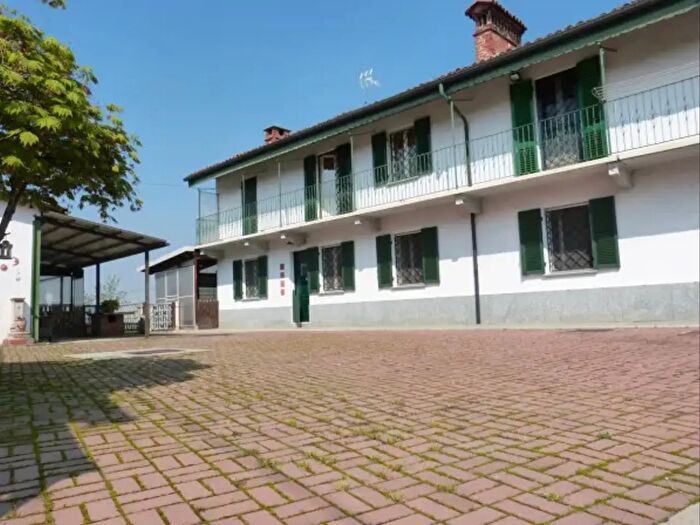 Casa con 6 locali in vendita in Fossano