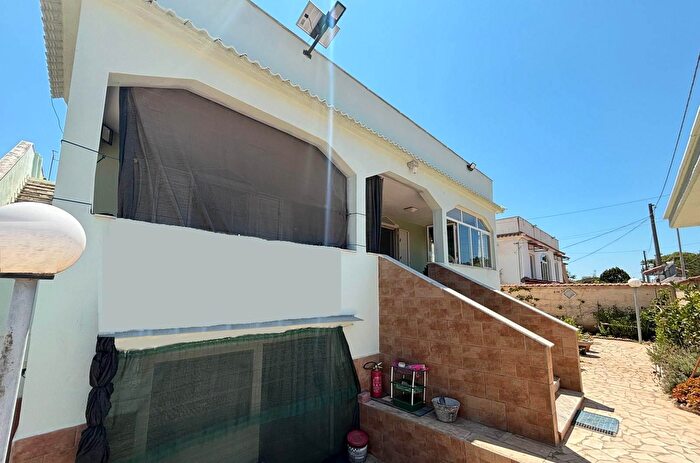 Casa con 5 locali in vendita in Castel Volturno