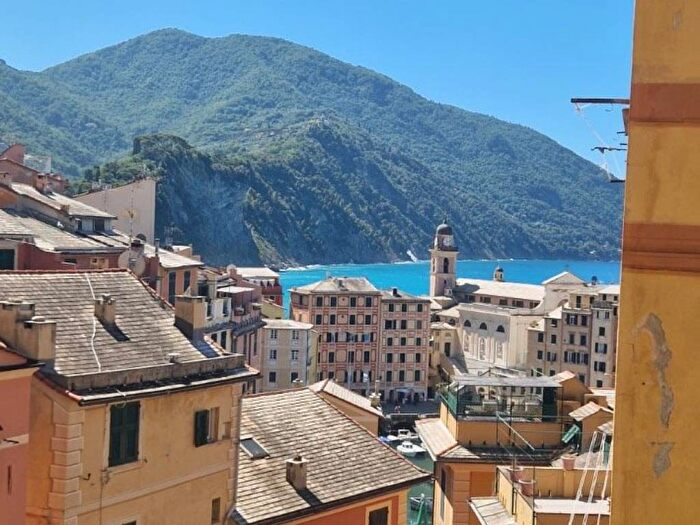 Appartamento quadrilocale in affitto in Via Piero Schiaffino, Centro, Camogli