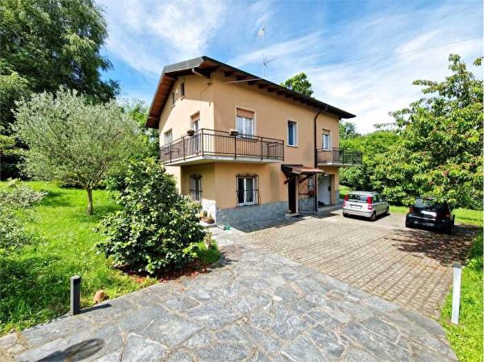 Casa con 5 locali in vendita in Via Verdi, Orino