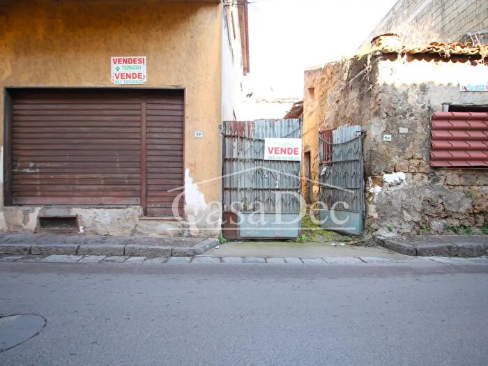 Casa con 8 locali in vendita in Via Agostino Petrillo, Casapesenna