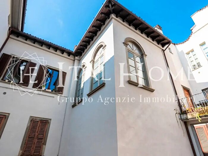 Appartamento con 8 locali in vendita in Via Pignolo, Bergamo