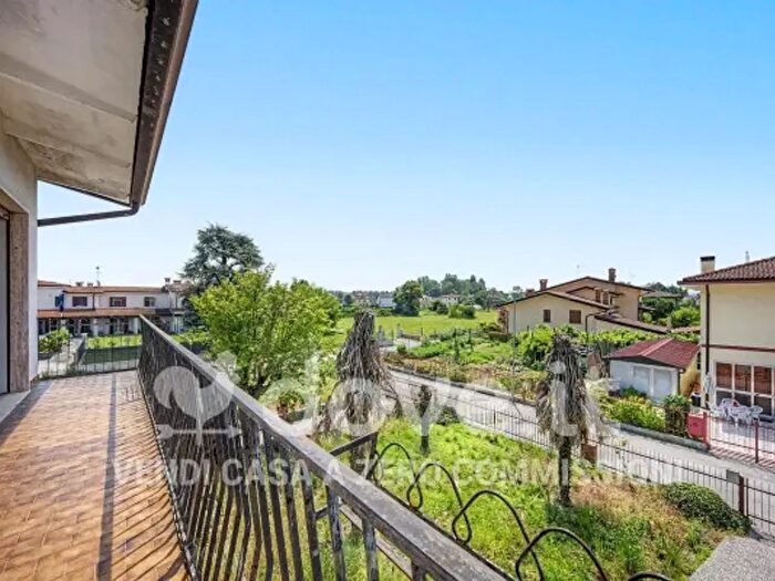 Casa con 5 locali in vendita in Via C Abba, Abano Terme
