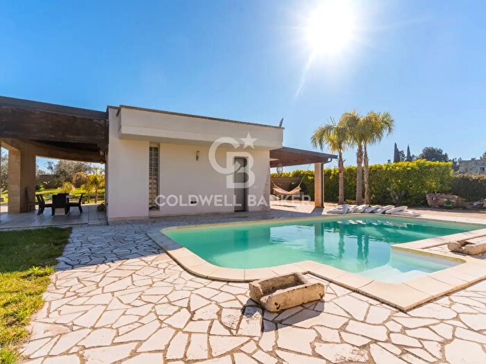 Casa trilocale in vendita in Via Provinciale Sanarica Poggiardo, Sanarica