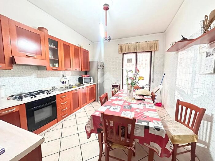 Appartamento trilocale in vendita in Via I Maggio, Casoria