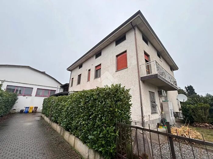 Appartamento bilocale in vendita in Str Martinella, Parma