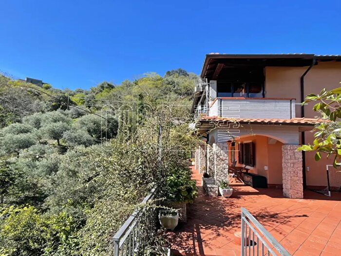 Casa con 8 locali in vendita in Localita Maggiola, Lerici