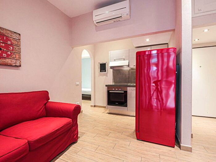 Appartamento trilocale in affitto in Via dei Barbadori, Ponte Vecchio Pitti, Firenze