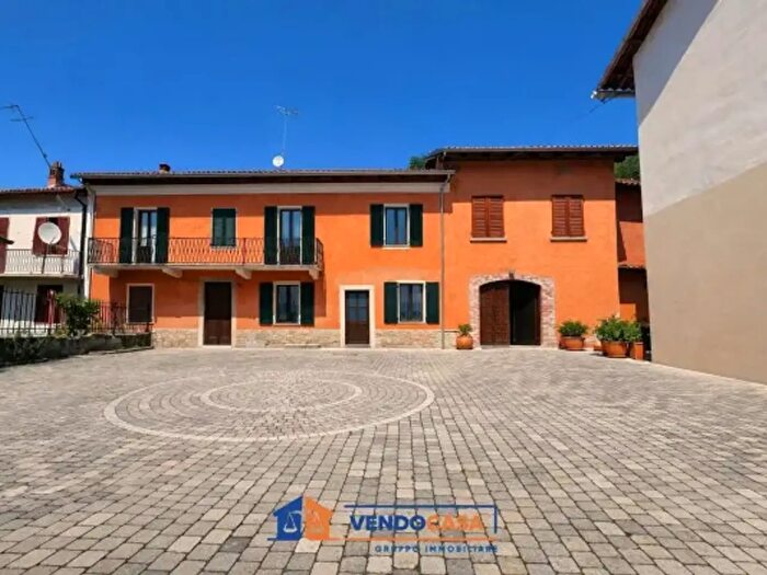 Casa con 6 locali in vendita in Via Giovanni Maraldi, Castelnuovo Belbo
