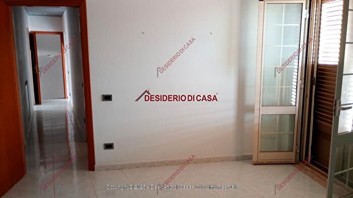 Appartamento con 5 locali in vendita in Via Tenente Guarino Montelepre Pa, Montelepre