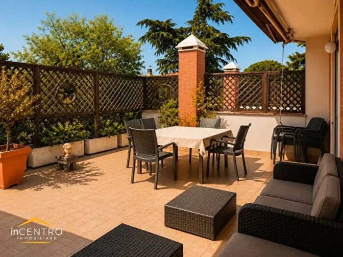Appartamento quadrilocale in vendita in Via Roccaraso, Roma