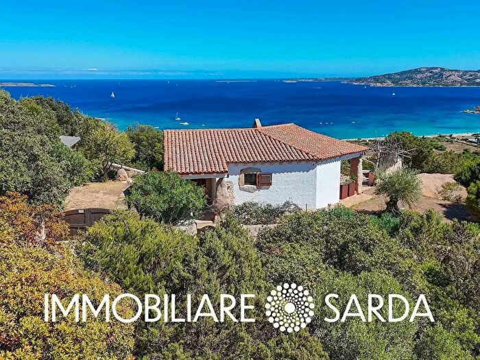 Casa con 5 locali in vendita in Arzachena