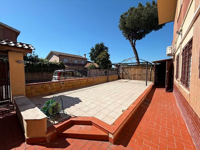 Appartamento trilocale in affitto in Via Ricaldone, Collina delle Muse, Roma