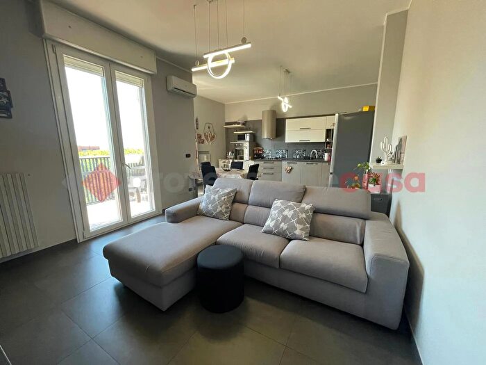 Appartamento trilocale in vendita in Corso Bruno Buozzi, Taranto