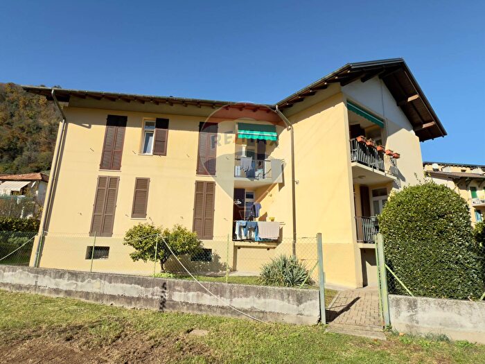 Appartamento trilocale in vendita in Cannobio