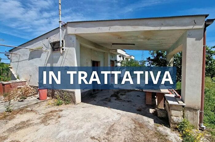 Casa trilocale in vendita in Via Santa Lucia Andria Andria Montegrosso Troianelli Zona Via Corato Via G Poli, Andria