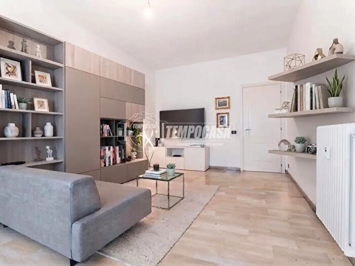 Appartamento trilocale in vendita in Via Paolo Nulli, Como