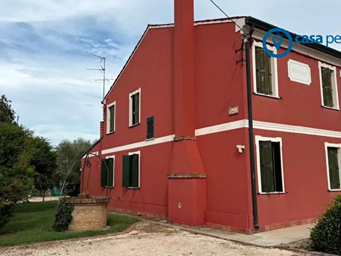 Casa quadrilocale in vendita in Via Savonarola, Rovigo