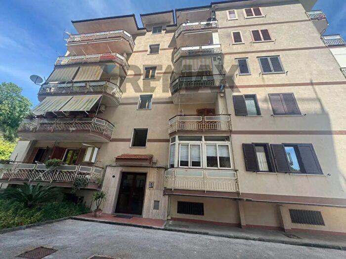 Appartamento quadrilocale in vendita in Via Vicinale Rotondella, Napoli
