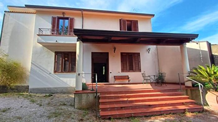 Casa con 6 locali in vendita in Contrada Scafone Cipollazzi, SantAgata Di Militello