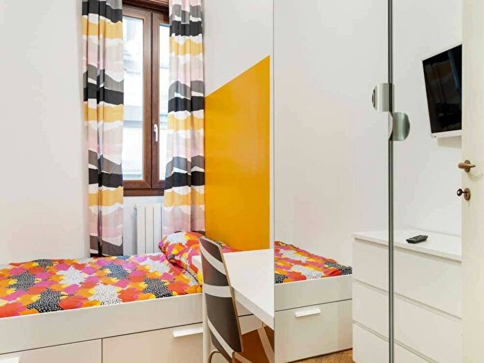 Appartamento con 6 locali in affitto in Corso di Porta Vittoria, Guastalla, Milano