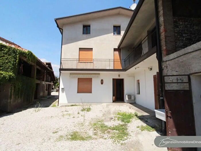Casa con 5 locali in vendita in Valdobbiadene