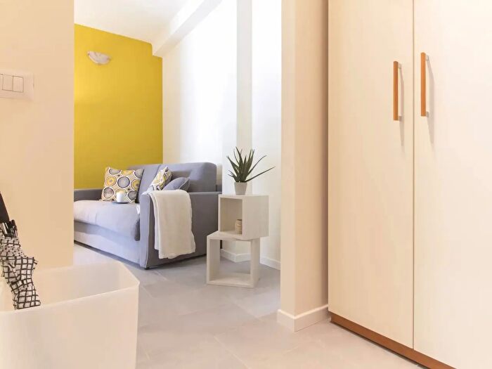 Appartamento bilocale in vendita in Via dei Carracci, Milano