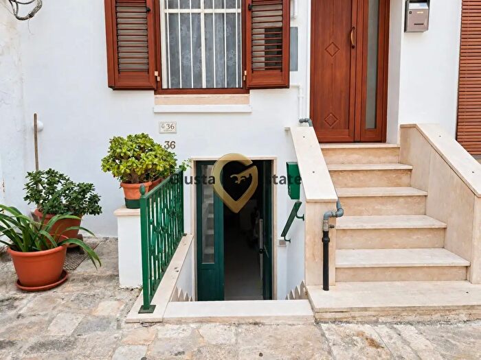 Casa con 6 locali in vendita in Via De Florenzia, Mesagne