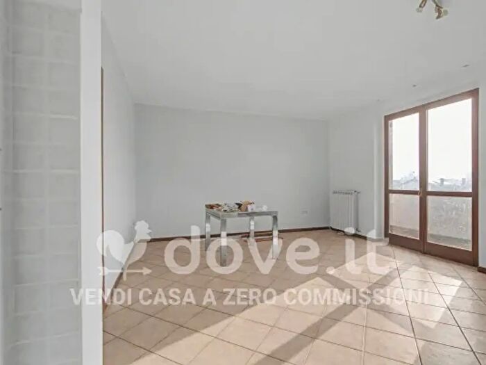 Appartamento trilocale in vendita in Via Barbieri, Roncaro