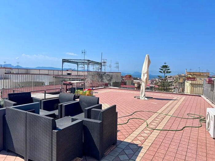 Appartamento trilocale in vendita in Via Circumvallazione, Torre Del Greco