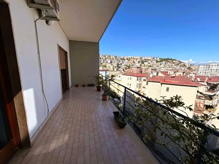 Appartamento con 6 locali in vendita in Via Privata Parco Comola Ricci, Napoli