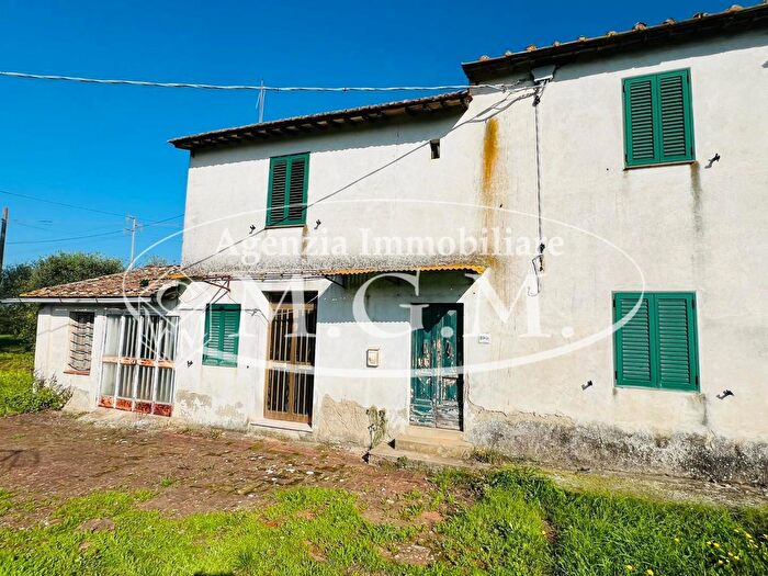 Casa con 5 locali in vendita in Santa Maria A Monte