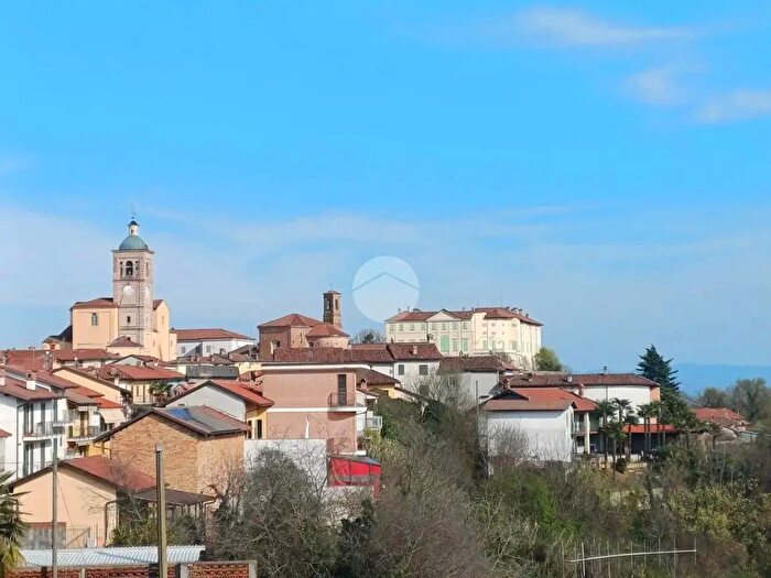 Appartamento quadrilocale in vendita in Via Aie, Sommariva Perno