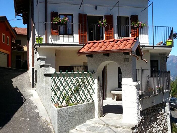 Casa quadrilocale in affitto in Via Maggiore, Campino, Stresa