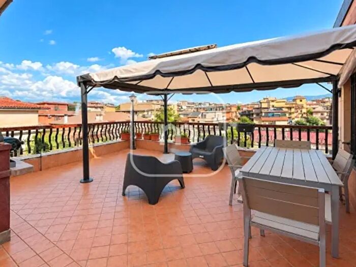 Appartamento con 5 locali in vendita in Via alì, Roma