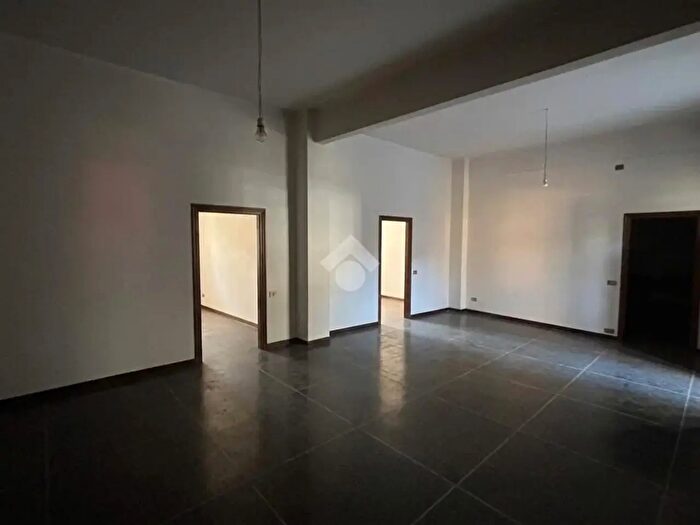 Appartamento con 6 locali in vendita in Via Ufficio, Tortona
