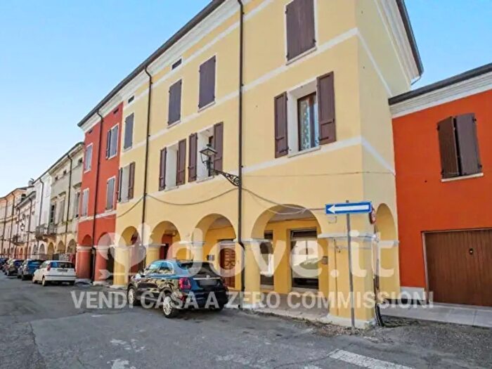 Appartamento quadrilocale in vendita in Via della Pace, Concordia Sulla Secchia