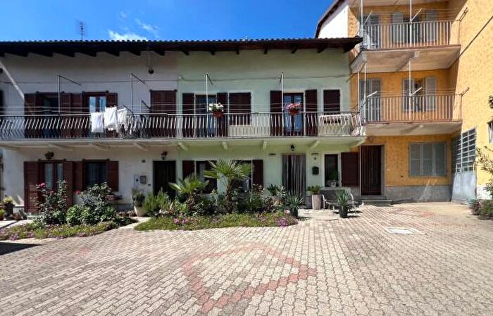 Casa trilocale in vendita in Via Lame, Canale