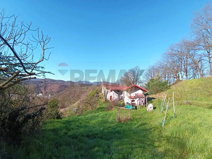 Casa con 6 locali in vendita in Altare
