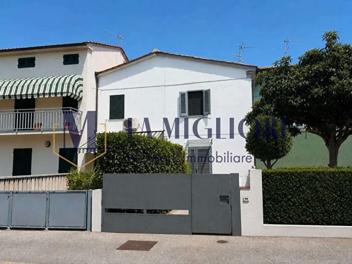 Casa quadrilocale in vendita in Via Fabrizio De Andre, Agliana