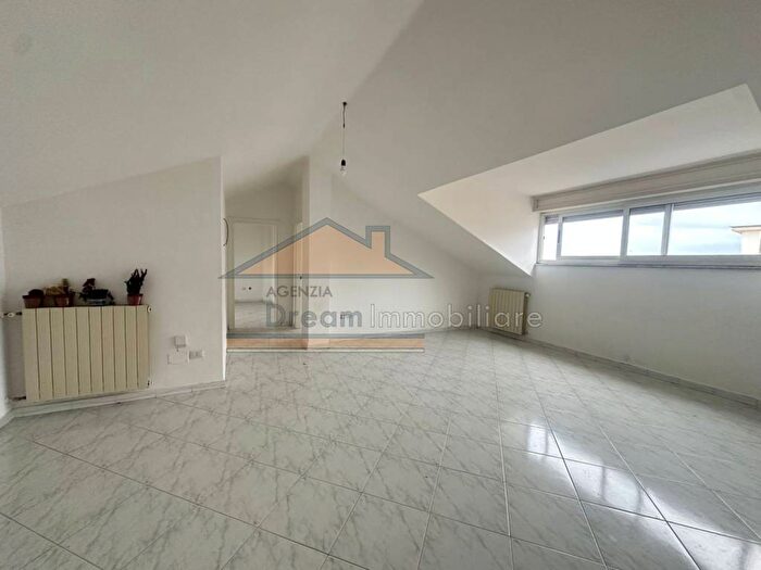 Appartamento trilocale in affitto in Via Francesco Frezza, Centro Storico, Giugliano in Campania